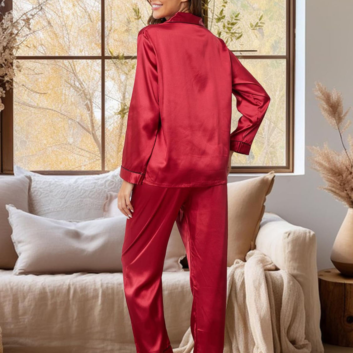 [Llevá 3 Pagá 2] Pijama Femenino Mona en Satén y Seda Hielo (Confort y Suavidad Únicos) + Pantufas de Regalo